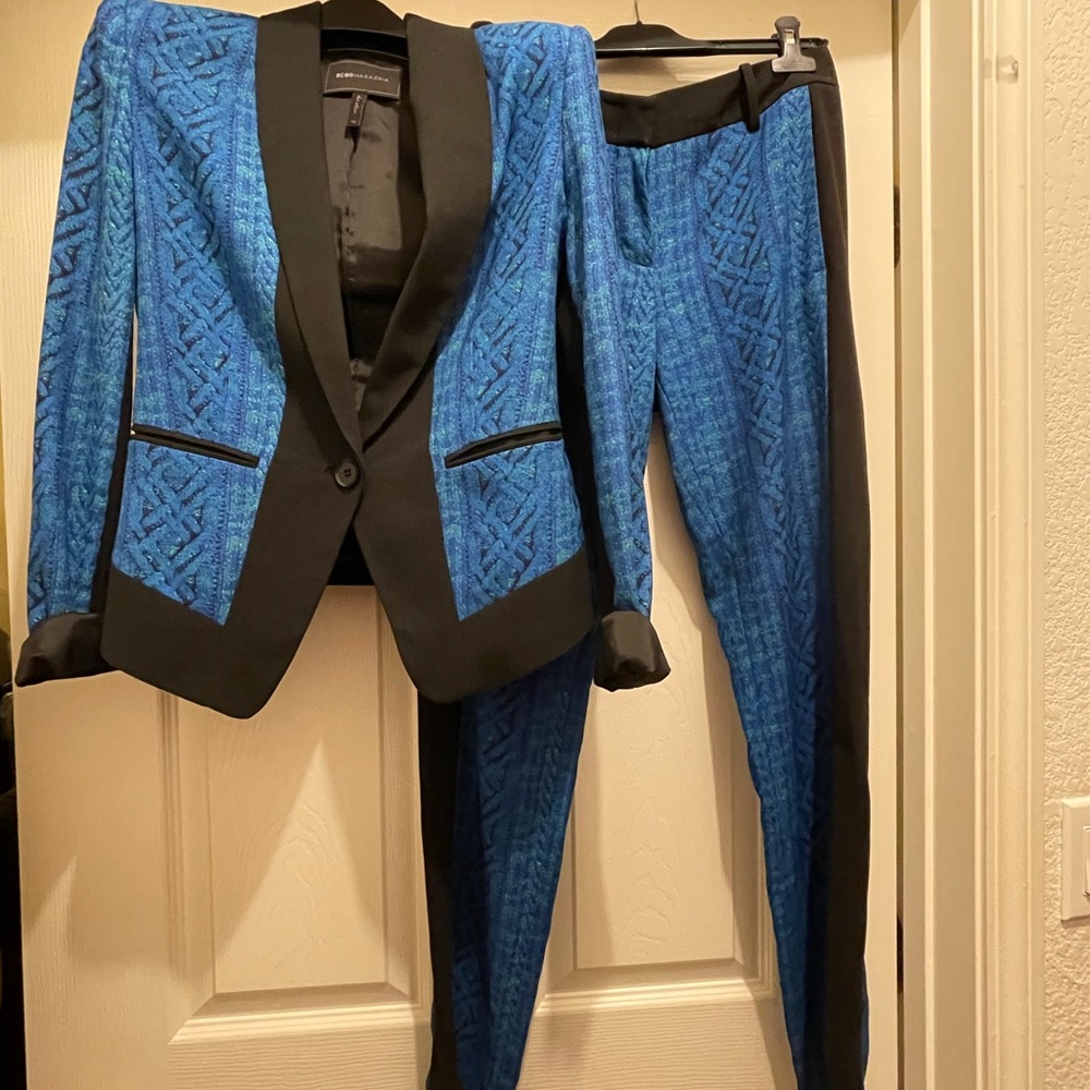 BCBG Max AZRIA suit XS blazer S pant